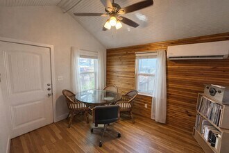 3502 E 12th St in Austin, TX - Building Photo - Building Photo