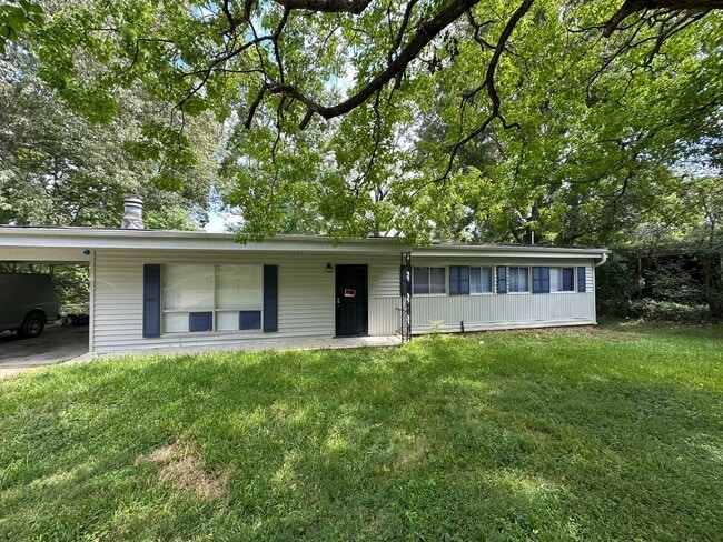 property at 2748 Woodside Dr