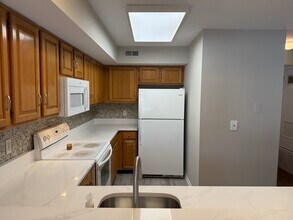 51 Crestmont Rd in Bedminster, NJ - Building Photo - Building Photo