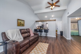 College Manor Apartments in Mountain Home, AR - Building Photo - Interior Photo