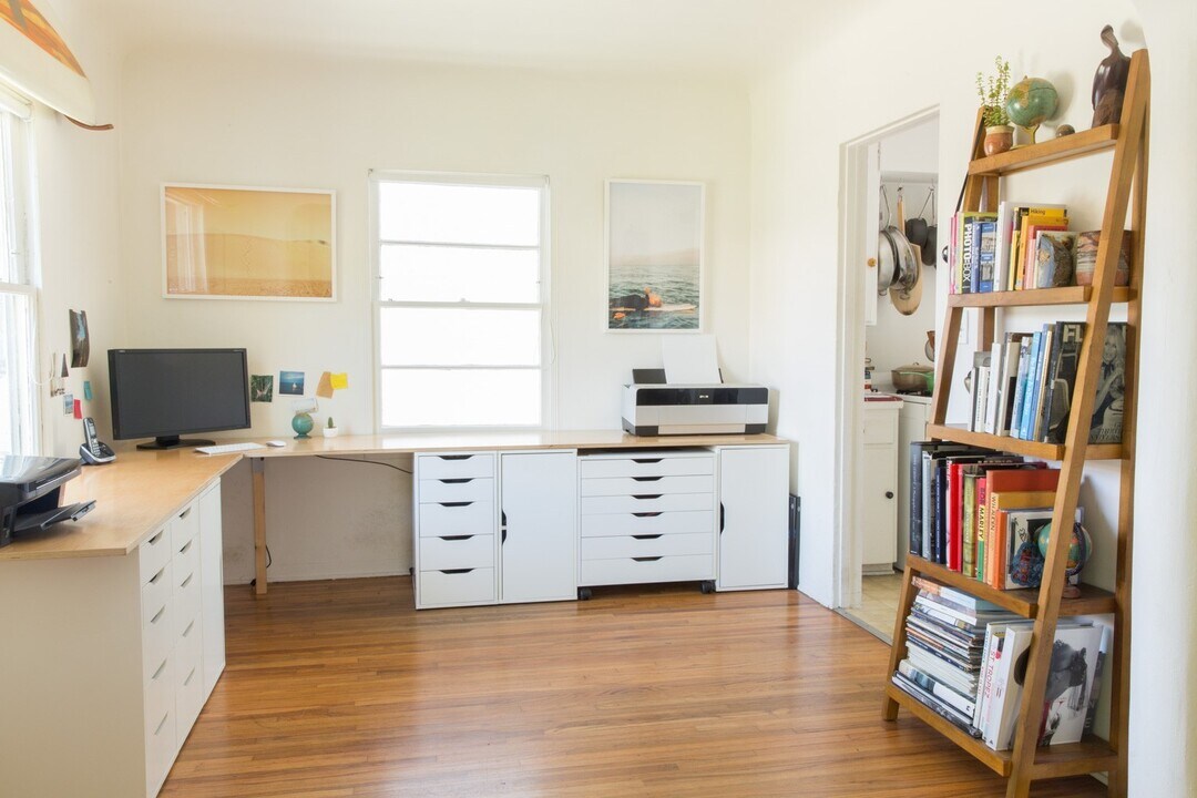 46 Park Ave in Los Angeles, CA - Building Photo