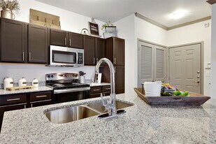 Ventana Plum Creek in Kyle, TX - Building Photo