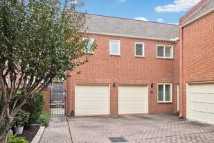 2113 Potomac Dr in Houston, TX - Building Photo