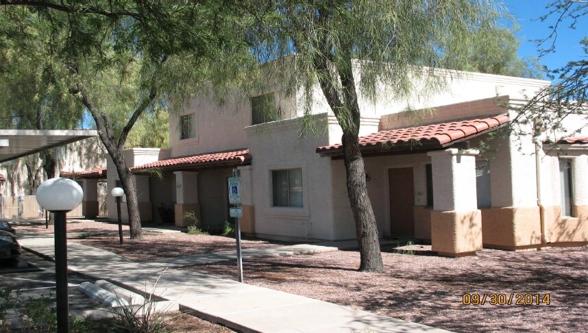 Bermuda Townhomes in Tucson, AZ - Building Photo