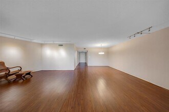 805 Cypress Blvd in Pompano Beach, FL - Building Photo - Building Photo