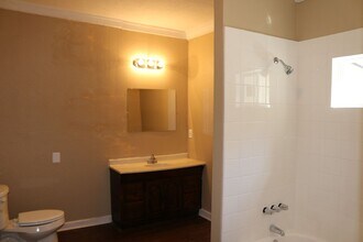916 N Gaillard St-Unit -#916A in Baytown, TX - Building Photo - Building Photo