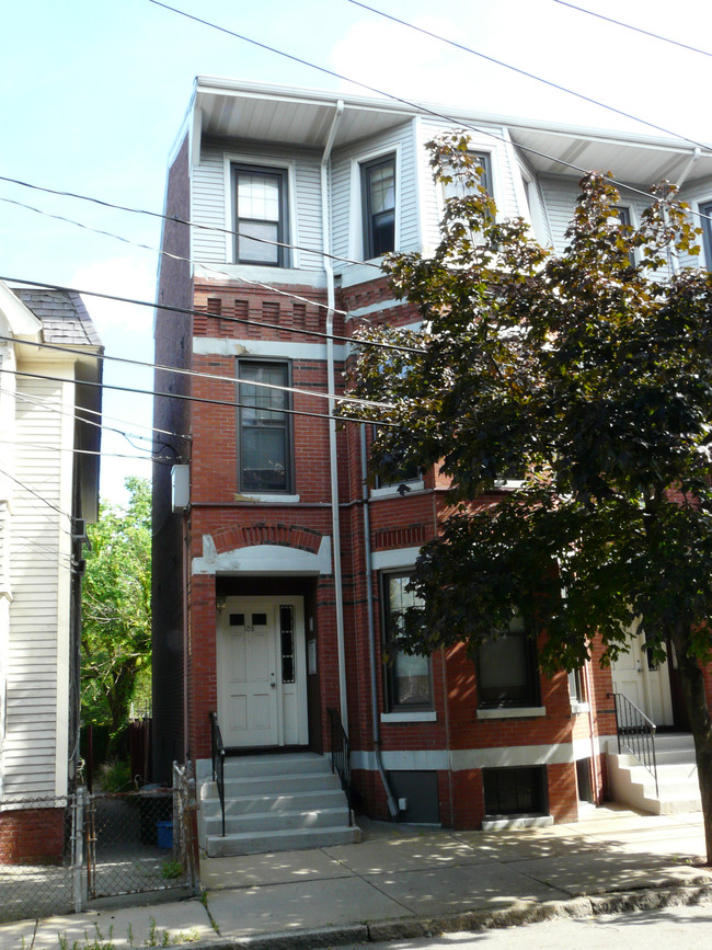 Concord-Beacon Apartments in Somerville, MA - Building Photo - Building Photo