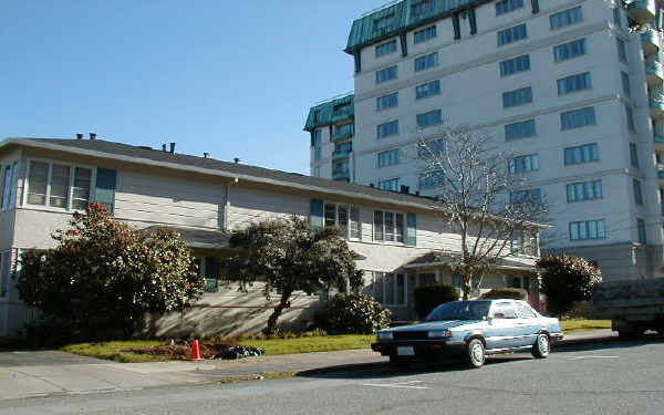 Stradbally Court in San Mateo, CA - Foto de edificio