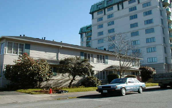 Stradbally Court in San Mateo, CA - Building Photo