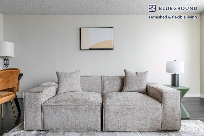 77 W Huron St, Unit SI FL20-ID1379 in Chicago, IL - Building Photo - Building Photo