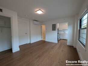 1200 Massachusetts Ave in Cambridge, MA - Building Photo - Building Photo