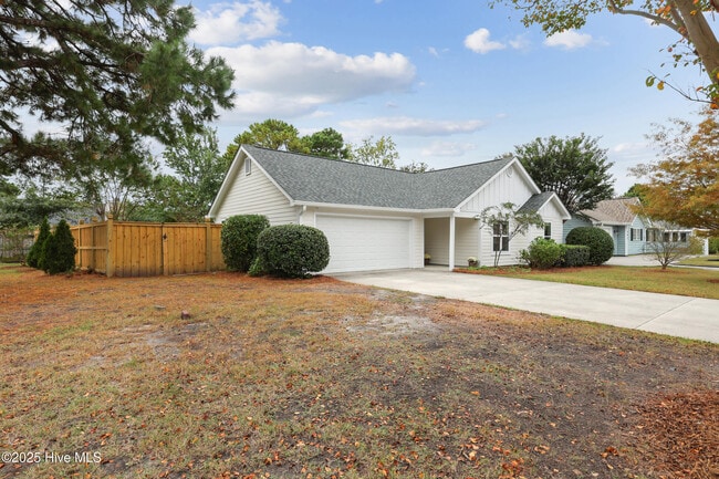 303 Hixon Pl in Wilmington, NC - Building Photo - Building Photo