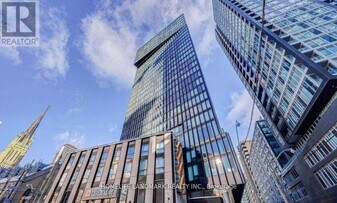 60 Shuter St in Toronto, ON - Building Photo