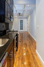 321 E 10th St in New York, NY - Building Photo - Building Photo