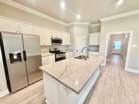 16052 Summer Gdns Ave in Baton Rouge, LA - Building Photo