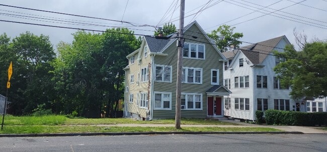 252 Sheffield Ave