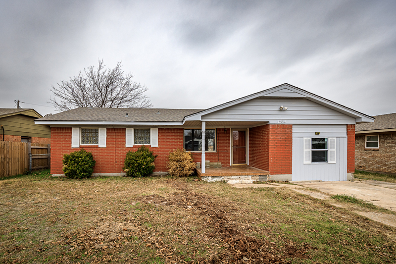 1504 NW 49th St in Lawton, OK - Building Photo