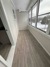 28 Elm St in North Brookfield, MA - Foto de edificio - Building Photo