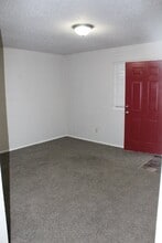 Maple Apartments in Lawton, OK - Building Photo - Building Photo
