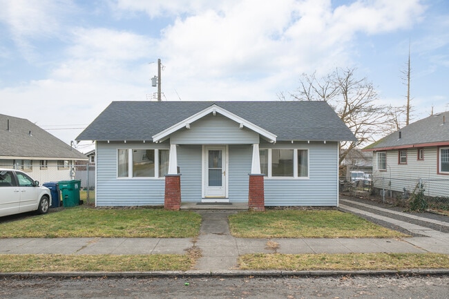 property at 214 E Euclid Ave