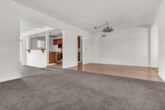 6120 E Walton St in Long Beach, CA - Building Photo - Building Photo