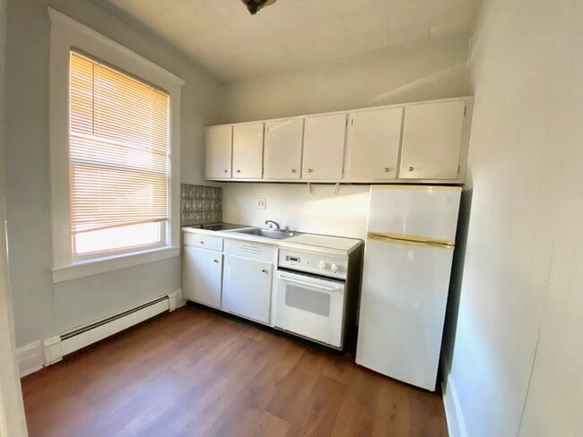 311 Magnolia St, Unit 1R