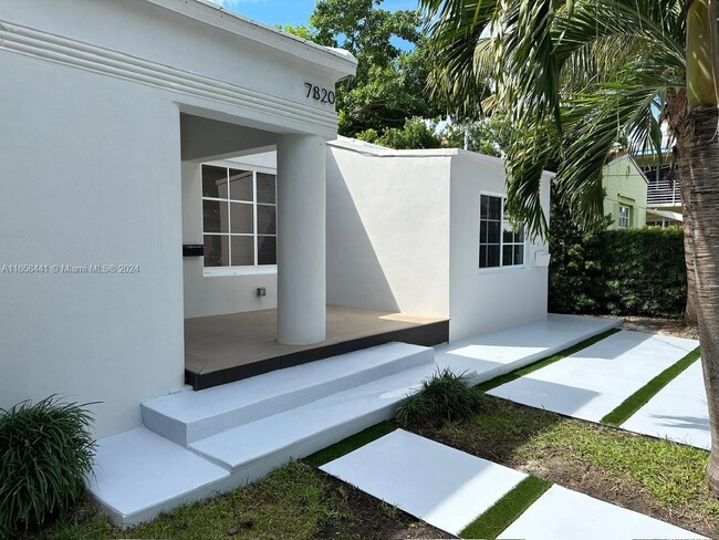 7820 Carlyle Ave in Miami Beach, FL - Foto de edificio - Building Photo