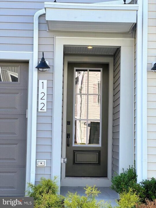 122 Galaxy Pl in Stephenson, VA - Building Photo