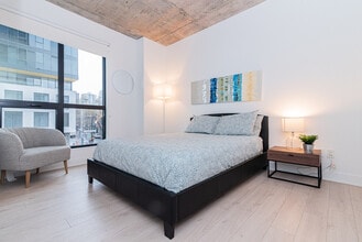 13 Rue Saint-Urbain in Montréal, QC - Building Photo - Building Photo