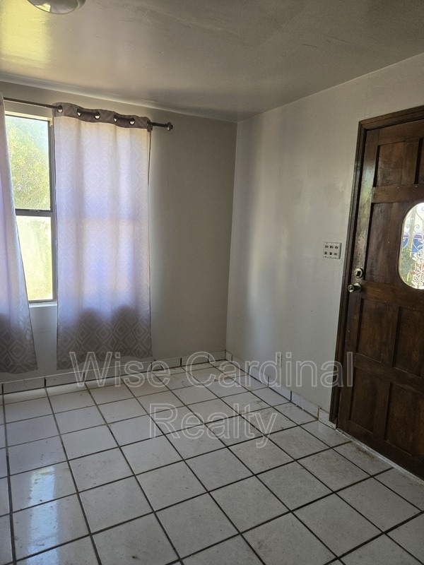 1017 N Main Ave in Denver City, TX - Building Photo - Building Photo