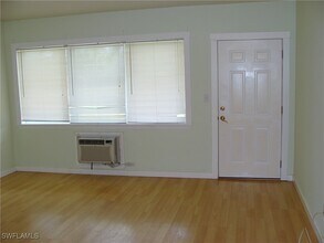 421 12th Ave S in Naples, FL - Building Photo - Building Photo