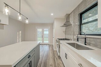 2111 Nina Lee Ln in Houston, TX - Building Photo - Building Photo