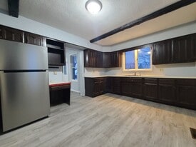 7808 Stevensville-Baroda Rd in Baroda, MI - Building Photo