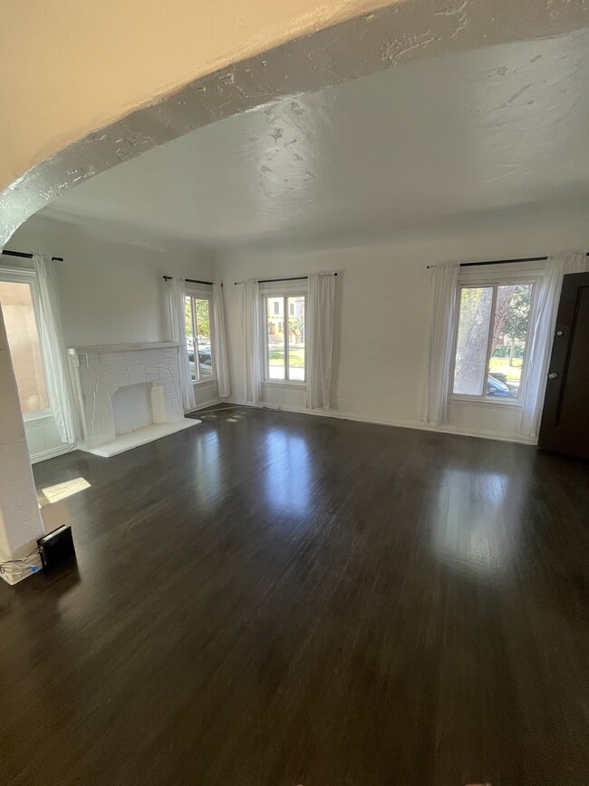 4308 8th Ave, Unit 4308 in Los Angeles, CA - Foto de edificio - Building Photo