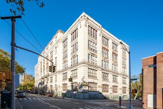 371 Madison St in New York, NY - Foto de edificio - Primary Photo