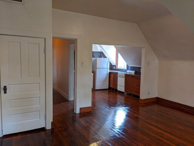 20 Wallace Ave-Unit -Apt #3 in Covington, KY - Building Photo - Building Photo