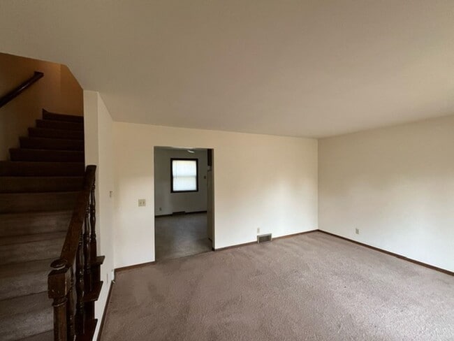 605-607 Margate Dr in Janesville, WI - Building Photo - Building Photo