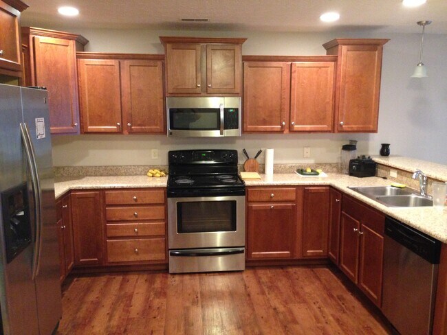 314 Lauren Cir Dr in Englewood, OH - Building Photo - Building Photo