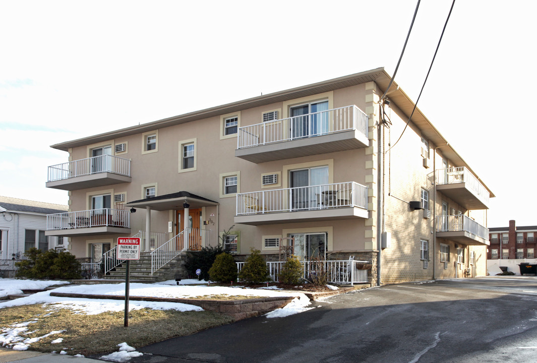 Capri Terrace in Asbury Park, NJ - Building Photo