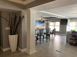 17400 Gulf Blvd, Unit J9 in Redington Shores, FL - Foto de edificio - Building Photo