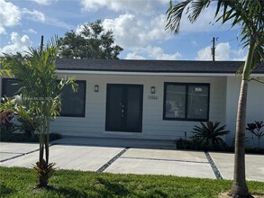 10055 SW 135th St in Miami, FL - Building Photo - Building Photo