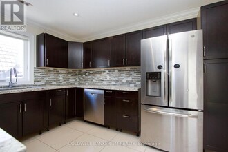 230-230 Annis St in Oshawa, ON - Building Photo - Building Photo