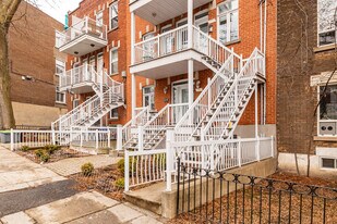 2553-2561 Sheppard St in Montréal, QC - Building Photo