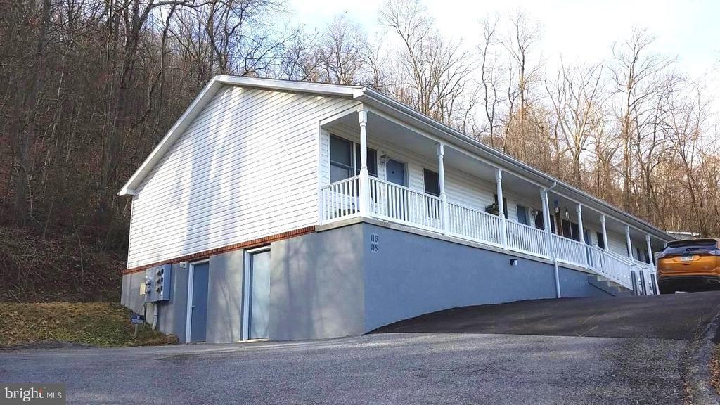 116 George Ln in Berkeley Springs, WV - Building Photo