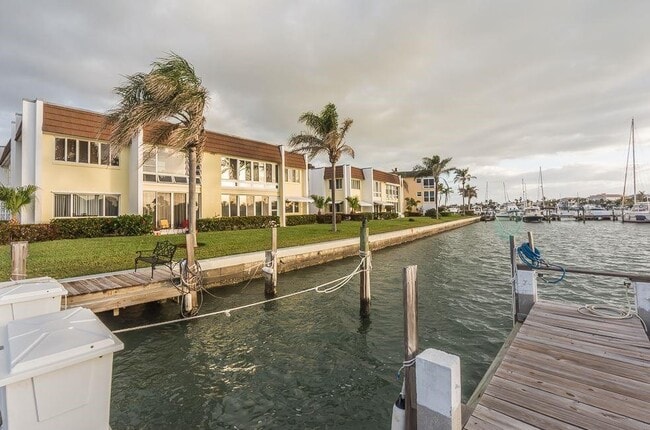 1315 Bayshore Dr in Fort Pierce, FL - Building Photo - Building Photo