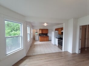 93 Dikeman St in Waterbury, CT - Building Photo - Building Photo