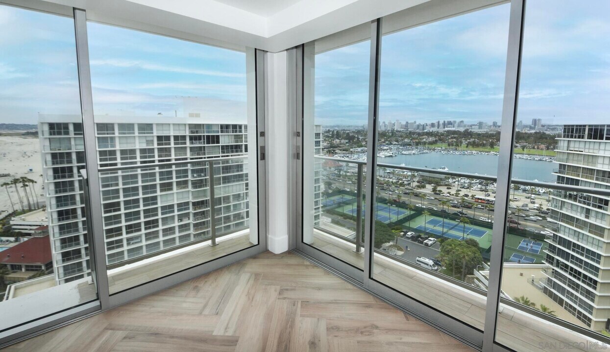 1760 Avenida Del Mundo in Coronado, CA - Building Photo