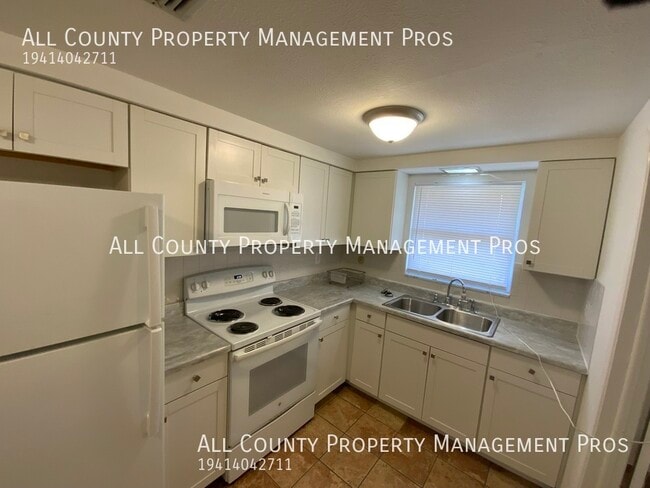 5859 Olive Ave in Sarasota, FL - Building Photo - Building Photo