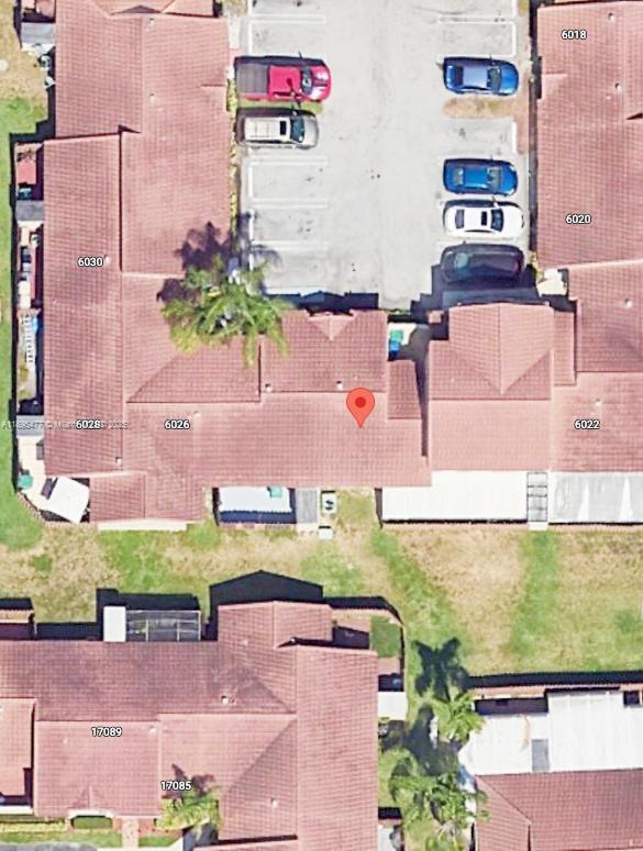 6024 NW 172nd Terrace in Hialeah, FL - Foto de edificio - Building Photo