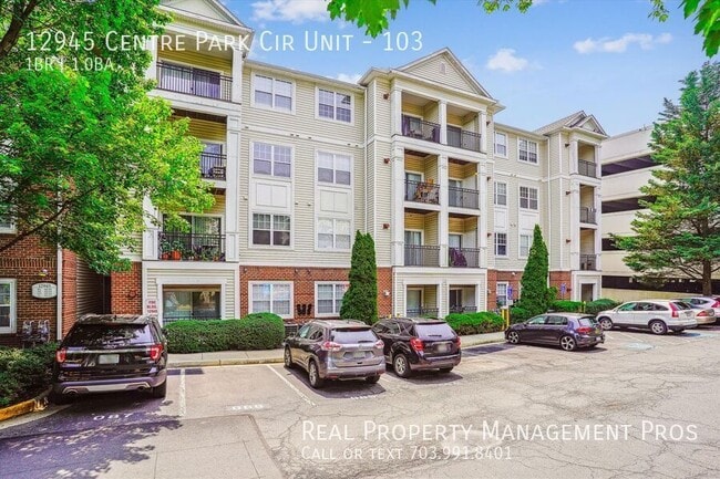 12945 Centre Park Cir in Herndon, VA - Building Photo - Building Photo